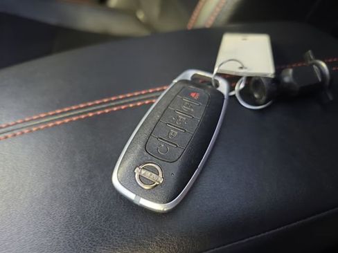 Used 2024 Nissan Sentra SR w/ SR Premium Package image 32