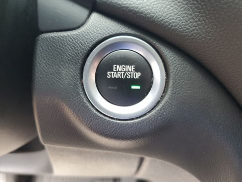 Used 2020 Chevrolet Equinox LT w/ Sport Edition FWD image 21