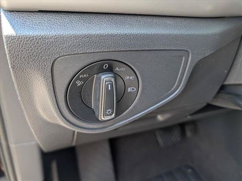 Used 2023 Volkswagen Atlas SE FWD image 33