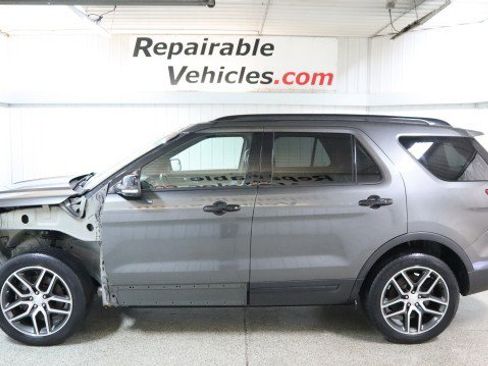 Used 2017 Ford Explorer Sport image 1