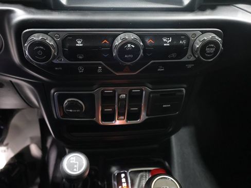Used 2021 Jeep Gladiator Overland AWD/4WD image 26