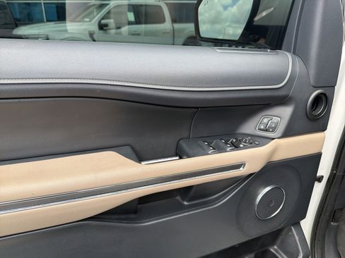 Used 2022 Ford Expedition Max XLT RWD image 17