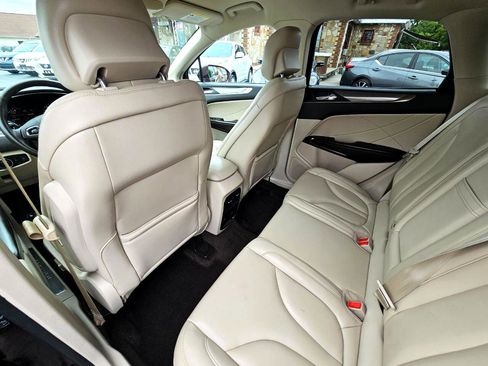 Used 2019 Lincoln MKC Premiere image 14