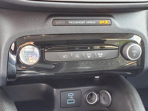 Used 2023 Ford Escape Active w/ Tech Pack #2 AWD/4WD image 22