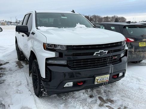 Used 2021 Chevrolet Silverado 1500 LT Trail Boss w/ Convenience Package II image 3