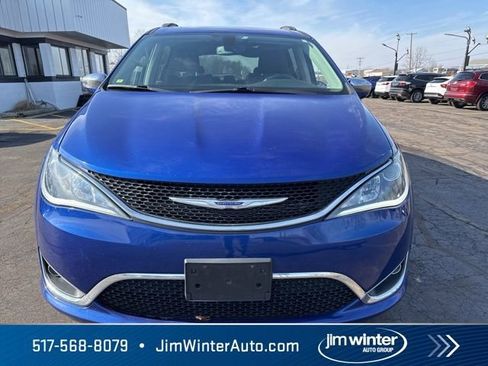 Used 2020 Chrysler Pacifica Limited image 4