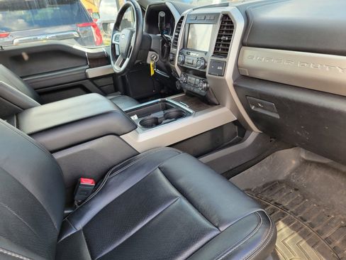Used 2020 Ford F250 Lariat w/ Chrome Package image 22