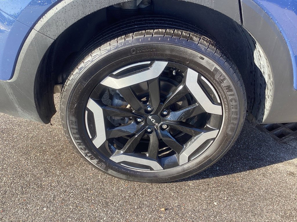 Used 2024 Kia Telluride EX w/ EX Captain's Chair Package AWD/4WD image 8