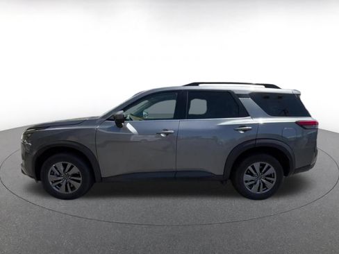 Used 2025 Nissan Pathfinder SV AWD/4WD image 9