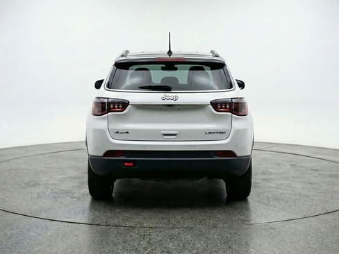 Used 2025 Jeep Compass Trailhawk AWD/4WD image 7