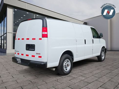 Used 2022 GMC Savana 2500 RWD image 5