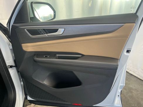 New 2026 Volkswagen Atlas Cross Sport SE image 11