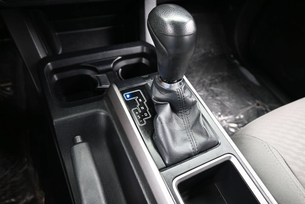 Used 2022 Toyota Tacoma SR5 w/ Technology Package RWD image 27