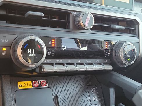 New 2025 Toyota 4Runner Limited image 30