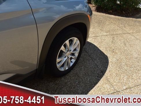 Used 2023 Chevrolet TrailBlazer LS FWD image 14