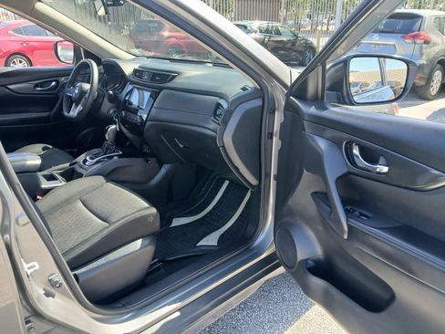 Used 2017 Nissan Rogue S AWD/4WD image 9