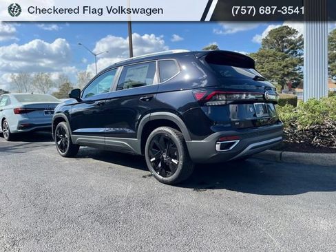 New 2026 Volkswagen Taos SE FWD image 7