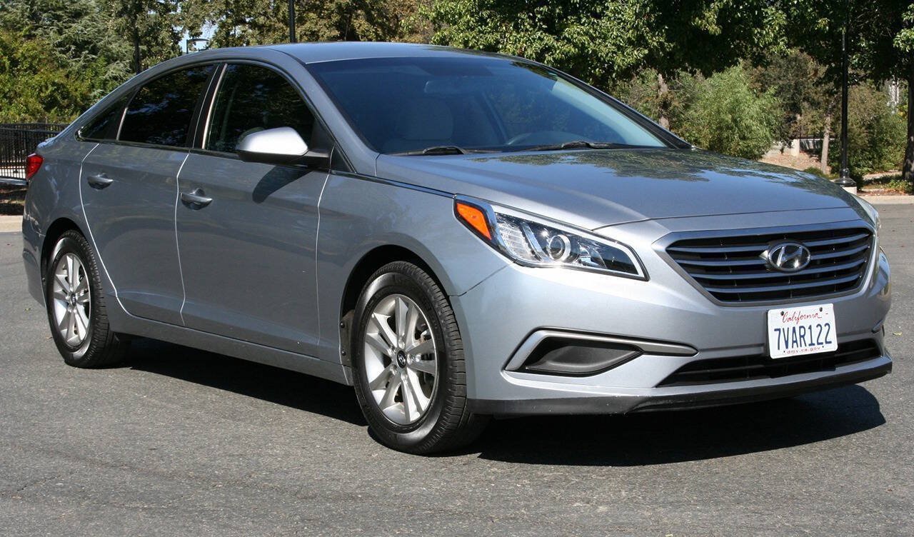 Used 2017 Hyundai Sonata SE FWD image 1