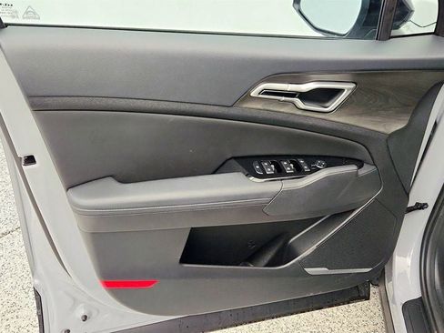 Used 2025 Kia Sportage X-Line w/ Premium Package image 11