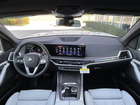 New 2026 BMW X5 sDrive40i w/ Climate Comfort Package image 12