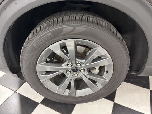 Used 2023 Ford Explorer XLT w/ Equipment Group 202A AWD/4WD image 5