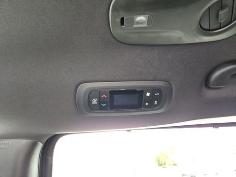 New 2026 Chrysler Pacifica Select FWD image 23