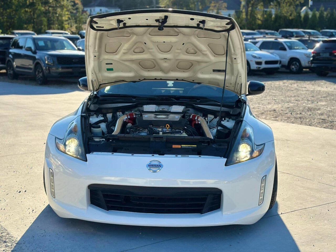 Used 2019 Nissan 370Z Coupe w/ Z34 Heritage Edition - White RWD image 9