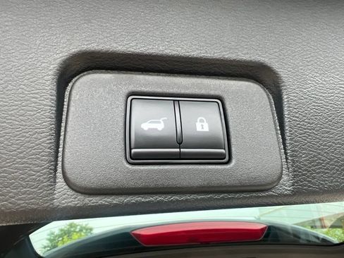Certified 2023 Nissan Rogue SV w/ SV Premium B Package AWD/4WD image 15