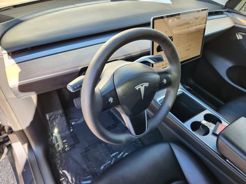 Used 2023 Tesla Model Y Long Range image 9
