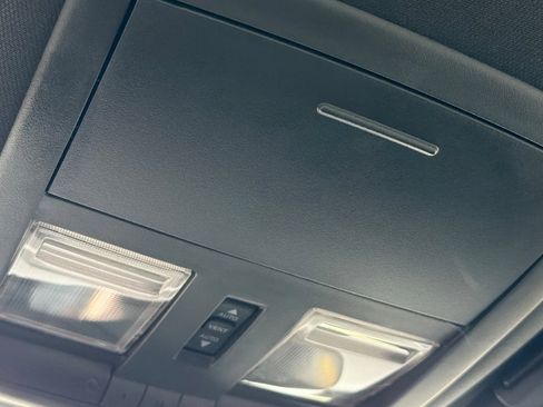 Used 2010 Dodge Challenger SRT8 w/ Special Edition Group image 24