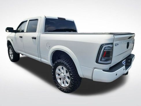 Used 2017 RAM 2500 Tradesman w/ Chrome Appearance Group AWD/4WD image 3
