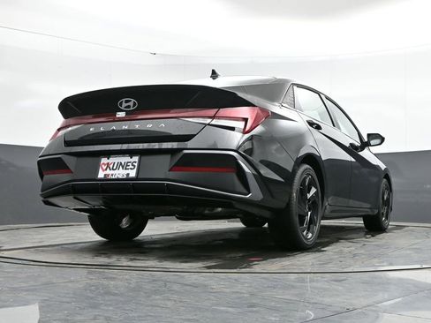 New 2026 Hyundai Elantra SEL Sport Premium FWD image 38