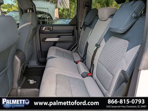 Used 2022 Ford Bronco Outer Banks w/ Sasquatch Package AWD/4WD image 12