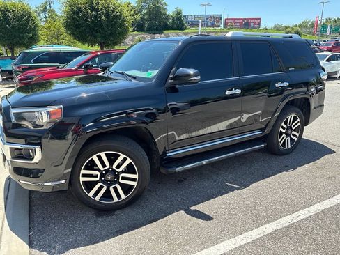 Used 2023 Toyota 4Runner Limited AWD/4WD image 2