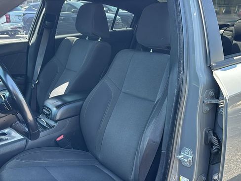 Used 2019 Dodge Charger SXT w/ Blacktop Package RWD image 10