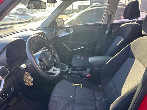Used 2022 Kia Soul LX w/ Technology Package FWD image 17