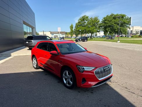 Used 2019 Audi e-tron Premium Plus AWD/4WD image 7