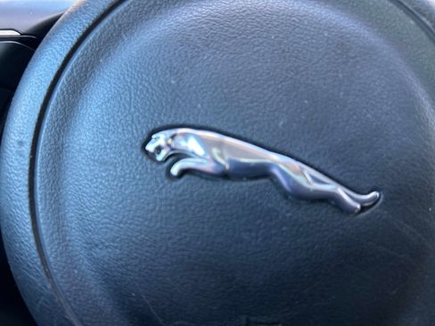 Used 2017 Jaguar F-PACE Prestige image 29