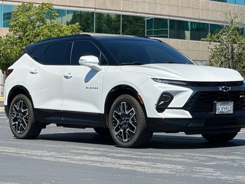 Used 2023 Chevrolet Blazer RS w/ Driver Confidence II Package AWD/4WD image 2