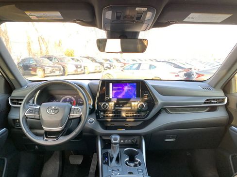 Used 2025 Toyota Highlander XSE image 36