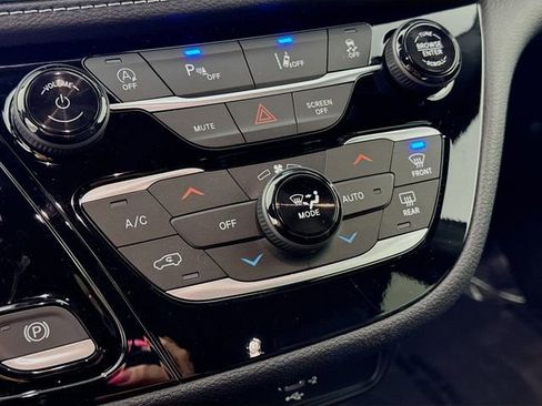 New 2026 Chrysler Pacifica Select w/ S Appearance Package FWD image 15