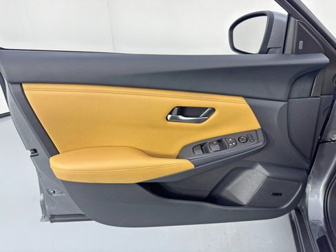 Used 2024 Nissan Sentra SV w/ SV Premium Package image 37