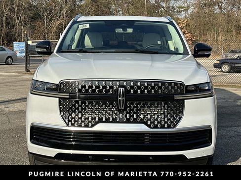 New 2026 Lincoln Navigator L Reserve AWD/4WD image 2