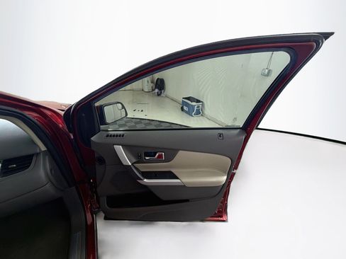 Used 2014 Ford Edge Limited w/ Equipment Group 301A FWD image 33