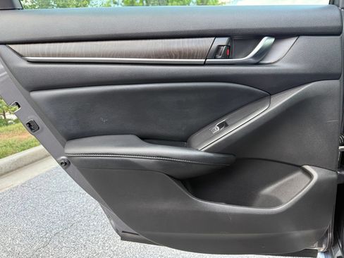 Used 2022 Honda Accord EX-L image 46