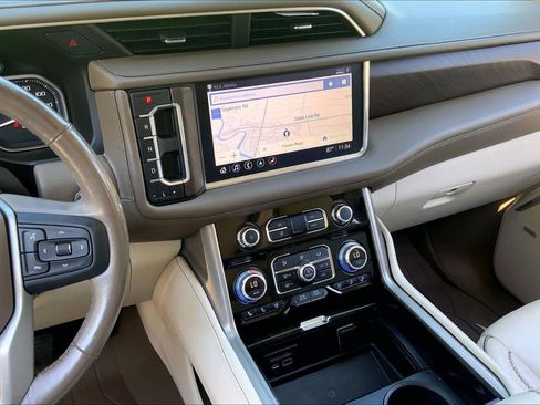 Used 2021 GMC Yukon Denali AWD/4WD image 6