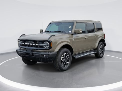 New 2025 Ford Bronco Outer Banks image 1