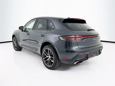 Certified 2025 Porsche Macan image 3
