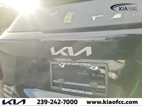 Certified 2023 Kia Sorento LX FWD image 10