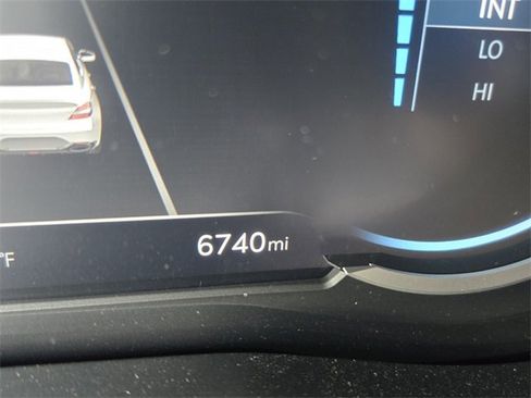 Used 2025 Genesis G70 2.5T image 26